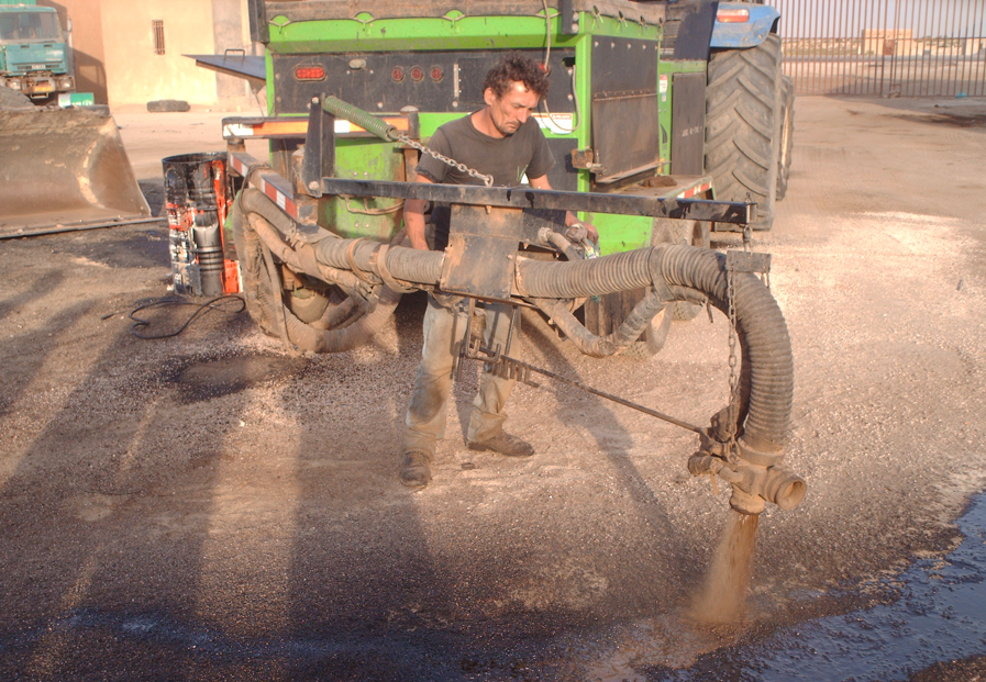 MACHINE DE REPARATION DES ROUTES